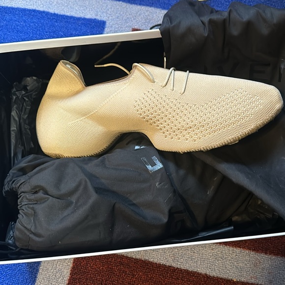 Givenchy Men Sneakers New - Picture 3 of 3